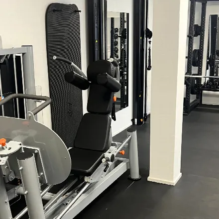 Beinpresse im Trainingsraum