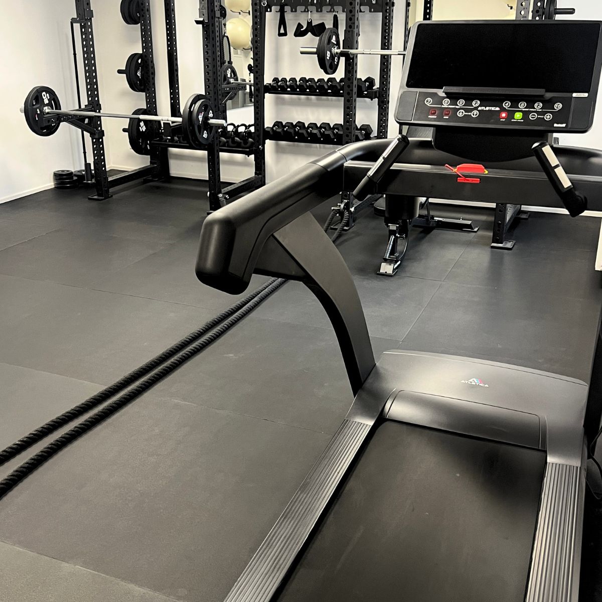 Laufband im Trainingsraum