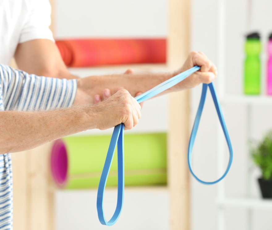 Übung mit dem Theraband